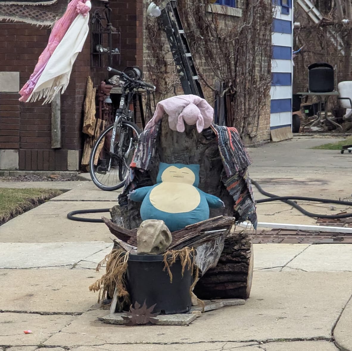 Snorlax vibing to Reek Minds’ Eternal Reek, photo by Nina Corcoran